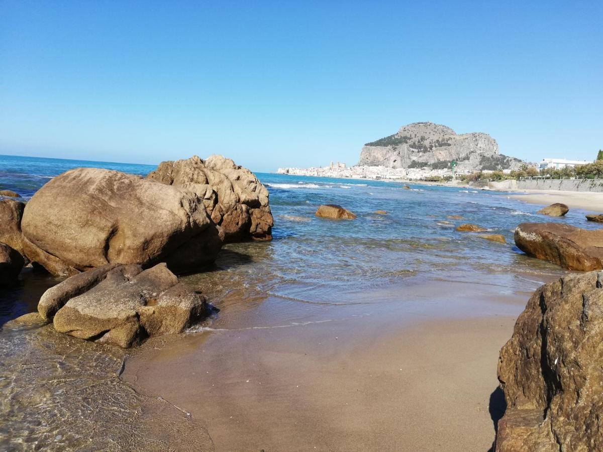 Familyholidays La Finestra Di Fronte チェファル エクステリア 写真