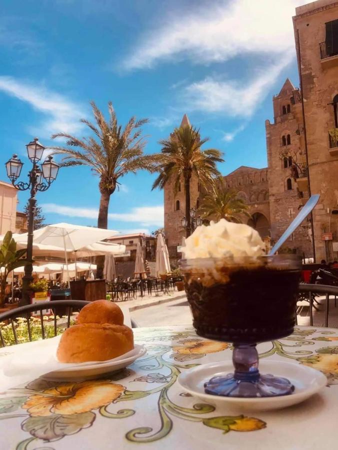 Familyholidays La Finestra Di Fronte チェファル エクステリア 写真