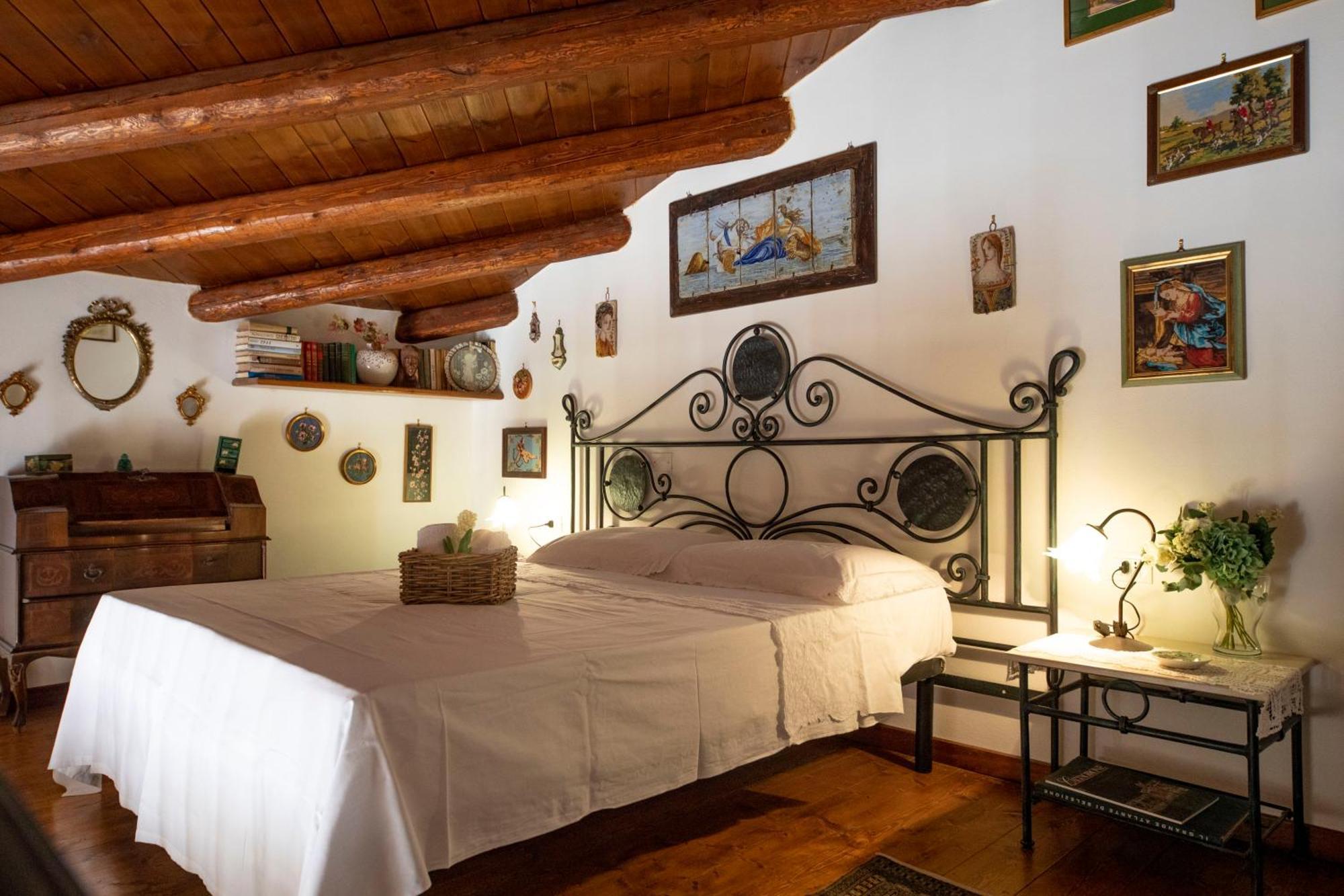 Familyholidays La Finestra Di Fronte チェファル エクステリア 写真