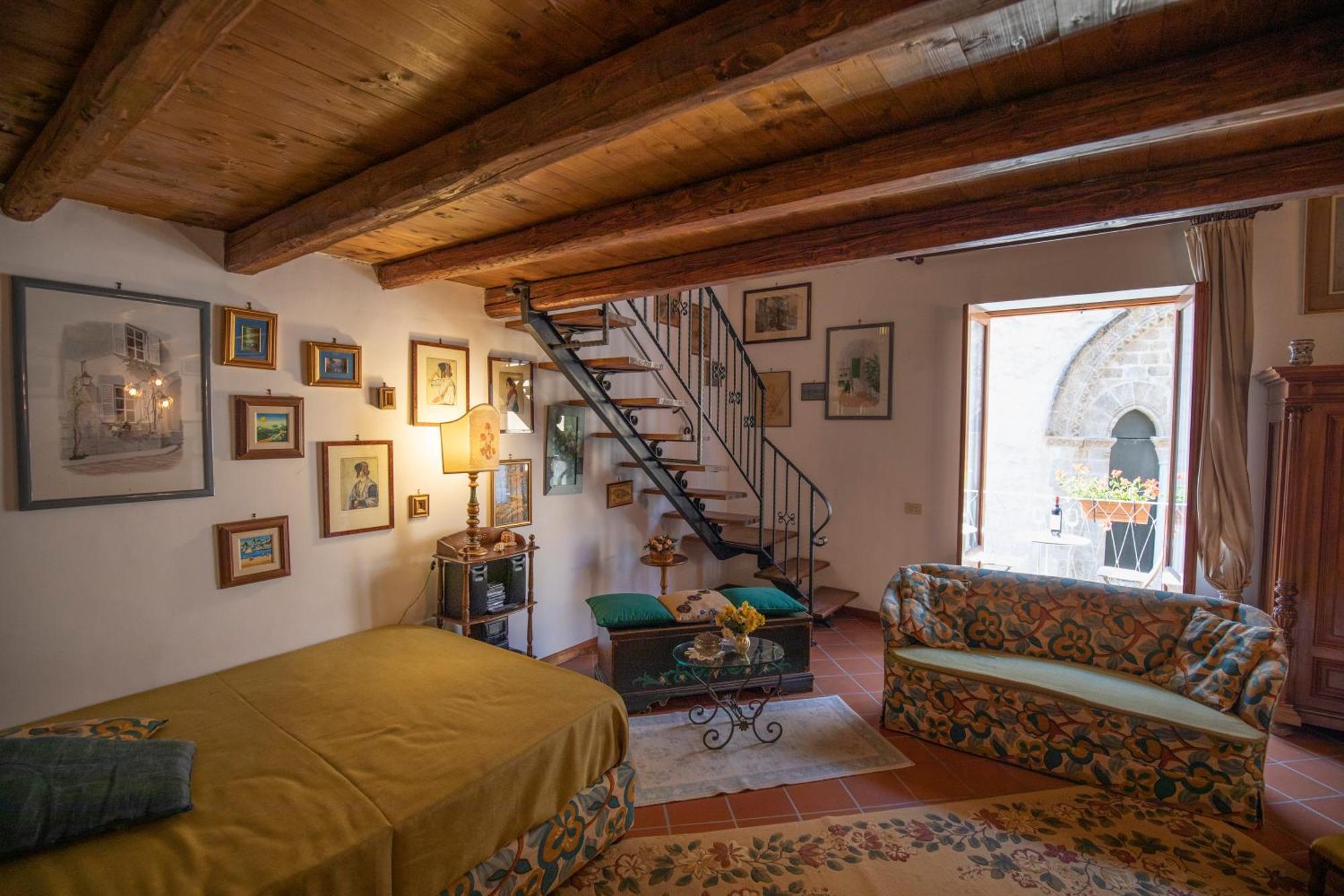 Familyholidays La Finestra Di Fronte チェファル エクステリア 写真